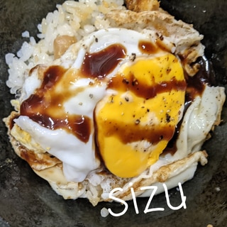 目玉焼きソースごはん